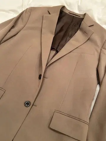 베이지 테일러드 자켓 투버튼