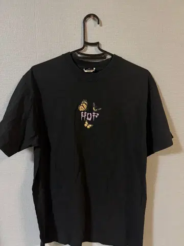 HUF 블랙 T셔츠 버터플라이