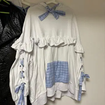 ililil 프릴 포함 화이트 긴팔 원피스 지뢰 스카이블루 천사