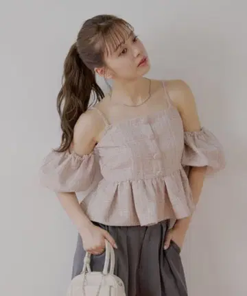 [ Chico ] 트위드 오프숄더 페플럼 블라우스 핑크