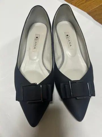 [ 새상품급 ] DIANA 리본 포함 플랫 펌프스 23cm 탈론