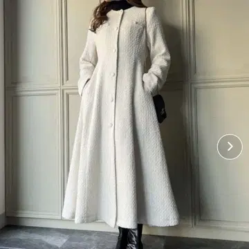 JUNOAH 트위드 롱 플레어 코트 아이보리