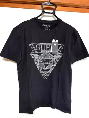 택 포함 미사용 새상품 GUESS 블랙 T셔츠 M