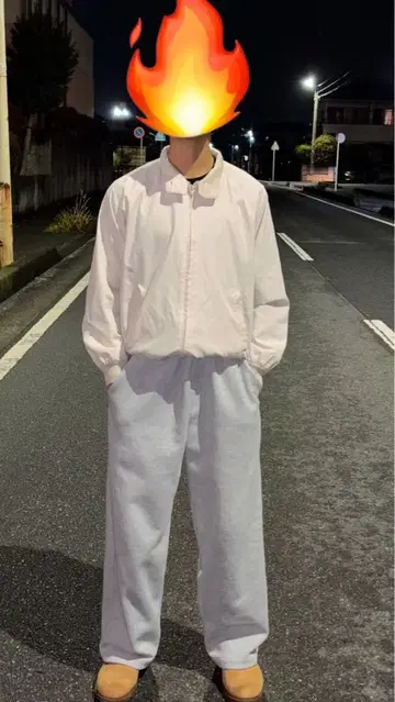스윙탑 짧은 기장 구제 의류 화이트
