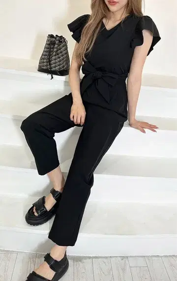 MIRROR9 거울 나인 속건성 프릴 소매 블랙 올인원