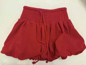 ZARA 레드 벌룬 맨투맨 숏팬츠 S 사이즈