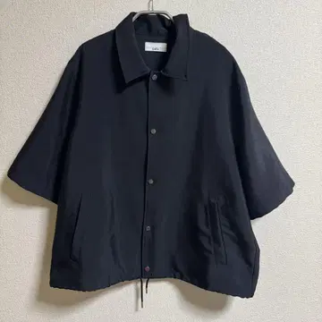 Lui's 블랙 반팔 자켓