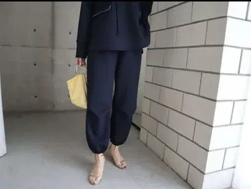 미사용 ella 에라 cardboard jogger pants