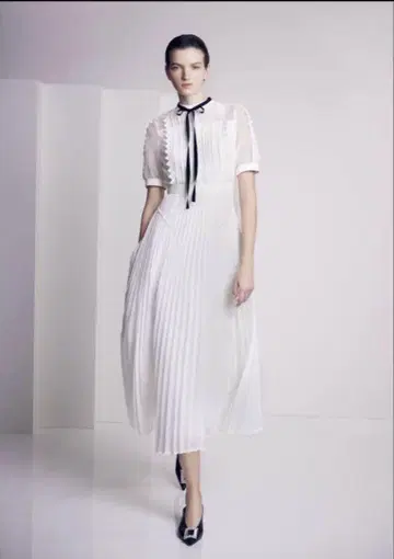 셀포드 쉬폰 레이스 플리츠 원피스