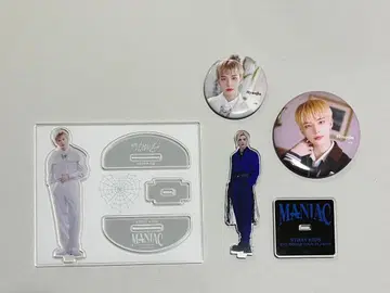 Straykids 현진 MANIAC 아크릴 스탠드 캔뱃지 세트