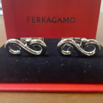 FERRAGAMO 실버 커프스 미사용 새상품