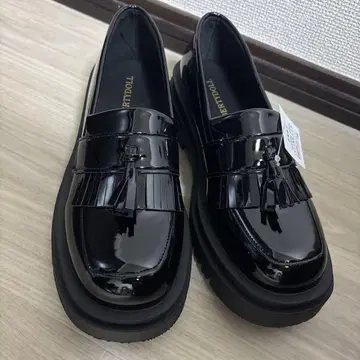 블랙 프린지 로퍼 통굽