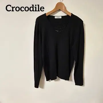 크로커다일 블랙 V넥 비즈 긴팔 스웨터