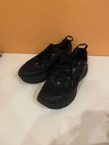호카오네오네 본다이 6 스니커즈