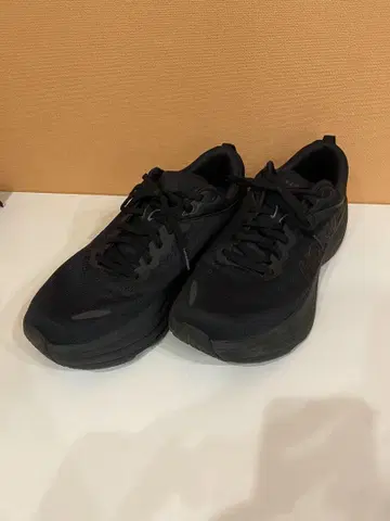HOKA ONE ONE BONDI 8