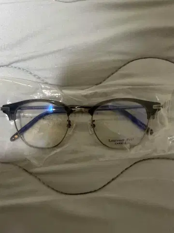 Laurence Paul C07 연예인 착용 모델