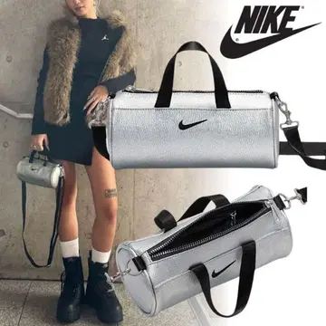 나이키 실버 원통형 숄더백