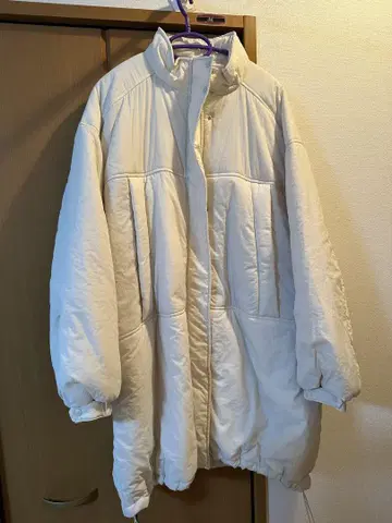 화이트 다운 자켓