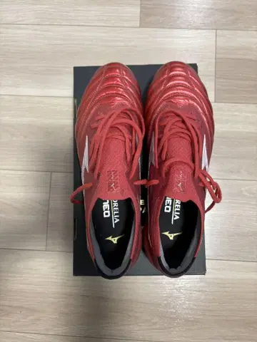 미즈노 모렐리아 네오 4 베타 축구화