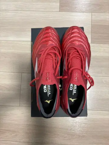 미즈노 모렐리아 네오 4 베타 축구화