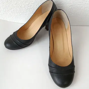 블랙 가죽 하이힐 펌프스