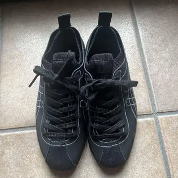 오니츠카타이거 스크로우 22.5cm