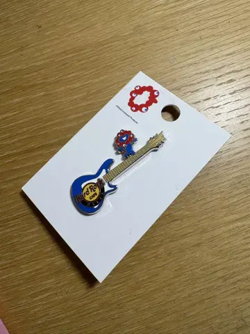 Hard Rock EXPO BLUE GTR PIN