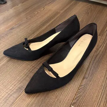 로라 레아 블랙 스웨이드 스틸레토 펌프스 (7cm)