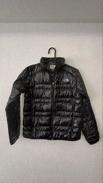 The North Face 블랙 다운 자켓