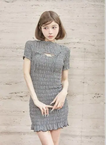 다리치 리본 셔링 체크 미니 원피스