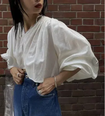 아메리 빈티지 핸드 핀턱 스모크 블라우스