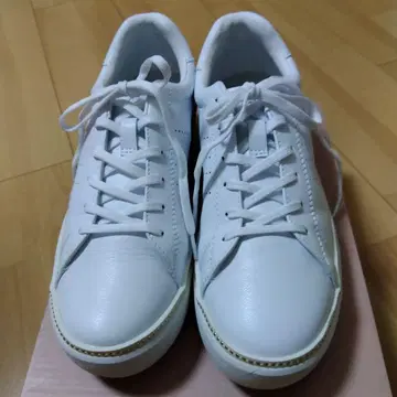 Hawkins Sport 화이트 스니커즈