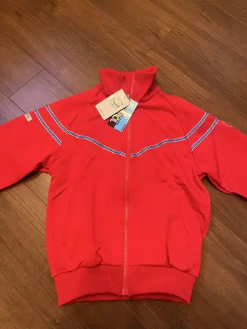 DESCENTE 레드 집업 자켓