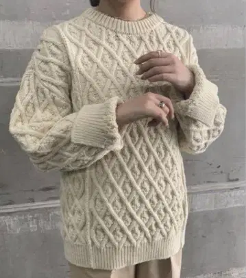 AURALEE HAND TWIST MERINO ARAN KNIT