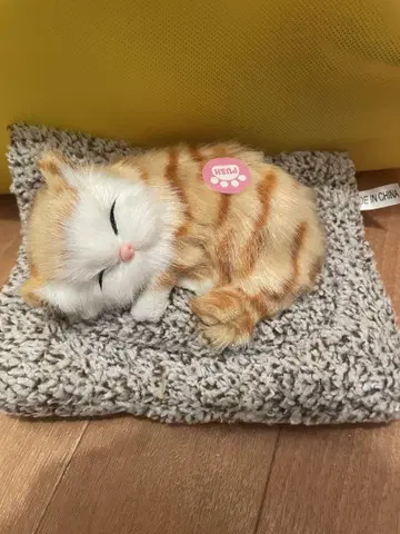 merrytime 고양이 봉제 인형과 쿠션 입상