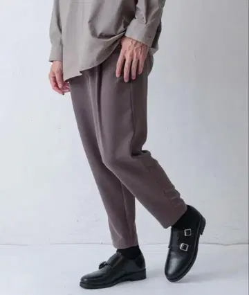 Lui's 루이스 슬림 테이퍼드 팬츠