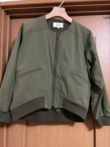 새상품급 AUG 오구 노카라 블루종