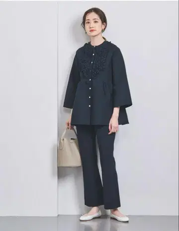 UNITED ARROWS 핀턱 크롭 플레어 자카드 빵