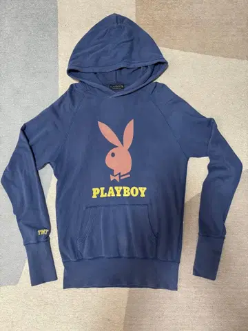 TMT x PLAYBOY 후드 부착 후드티