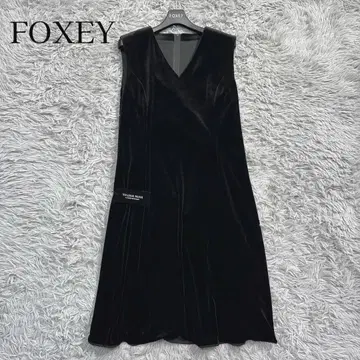 컨디션 최상 최근 폭시 벨로아 플레어 원피스 드레스 V넥 블랙 40