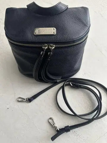 MARC BY MARC JACOBS 네이비 숄더백