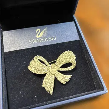 Swarovski 리본형 브로치