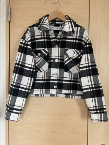 ZARA 체크 무늬 자켓 XS 사이즈