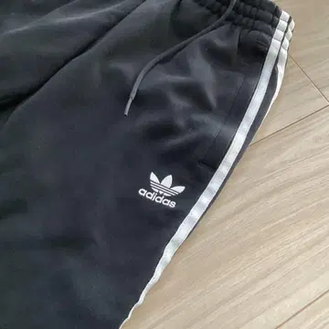 adidas originals 블랙 조거 팬츠 S 새상품급 스테디셀러