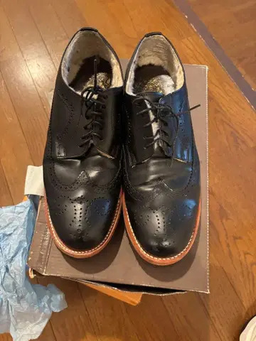 카미난도 윙팁 슈즈