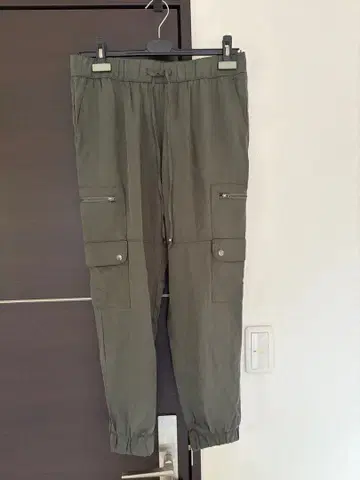 바나나리퍼블릭 카고 팬츠 M 사이즈 올리브