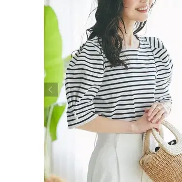 더 부티크 봉봉 펄 단추 파워 숄더 티셔츠 보더 5부 소매 손세탁 가능
