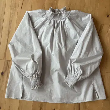 OUVERT 하이넥 벌룬 슬리브 셔츠