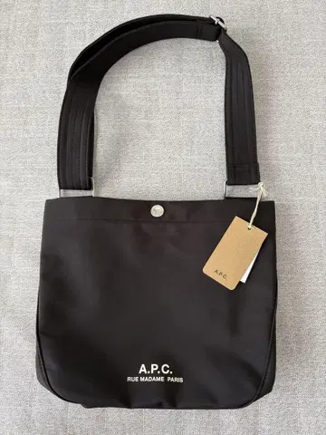 A.P.C. Journal 스몰 백 블랙 새상품