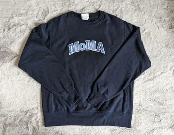 MoMA 챔피온 네이비 맨투맨